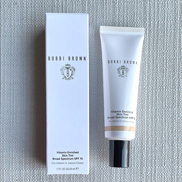 Bobbi Brown Vitamin Enriched Skin Tint SPF 15 - Light 1 - Picture 1 of 10